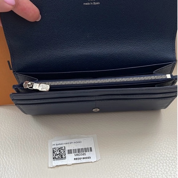 Louis Vuitton Sarah Epi Wallet - Picture 6 of 6